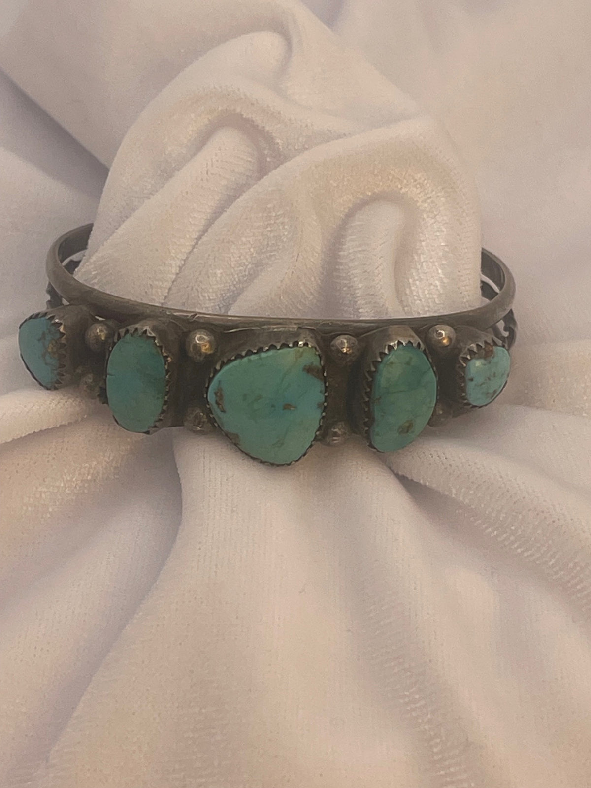 Vintage Unsigned Old Pawn Five-Stone Sleeping Beauty Turquoise with Silver Raindrops Accent Cuff Bracelet