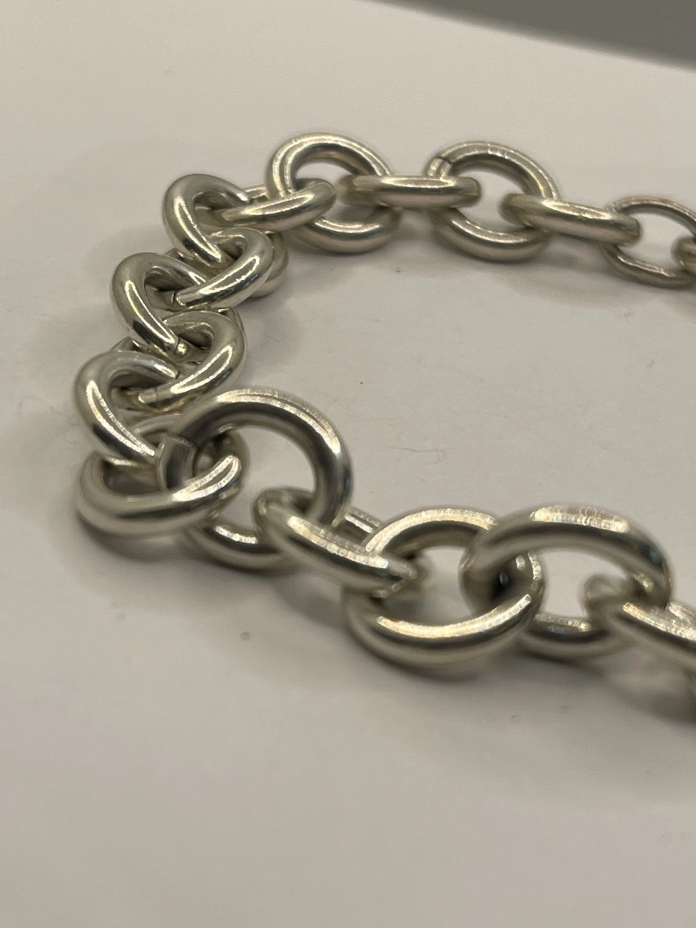 Side view of 925 Sterling Silver Round Link Chain Bracelet