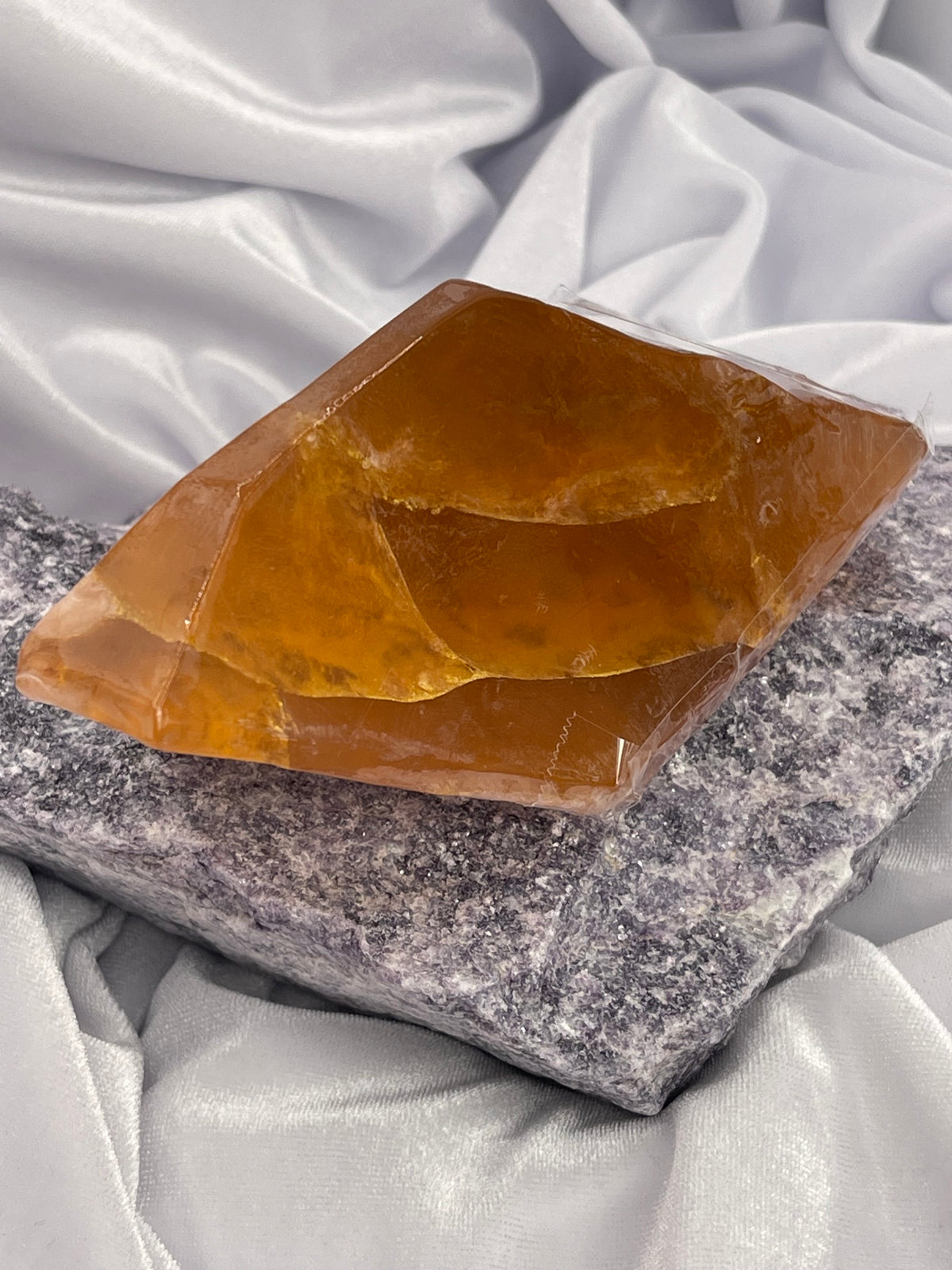 Amber Citrine SoapRocks® Cucumber Citrus Gardenia Bath Soap
