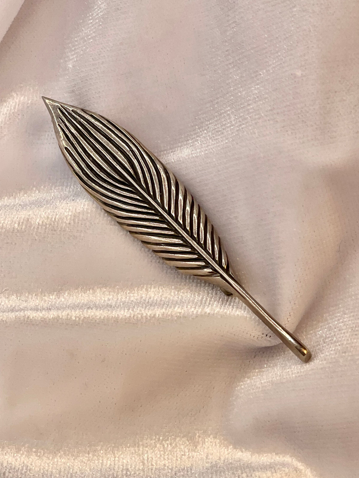 Vintage Mid-Century American Sterling Silver Leaf / Feather Brooch