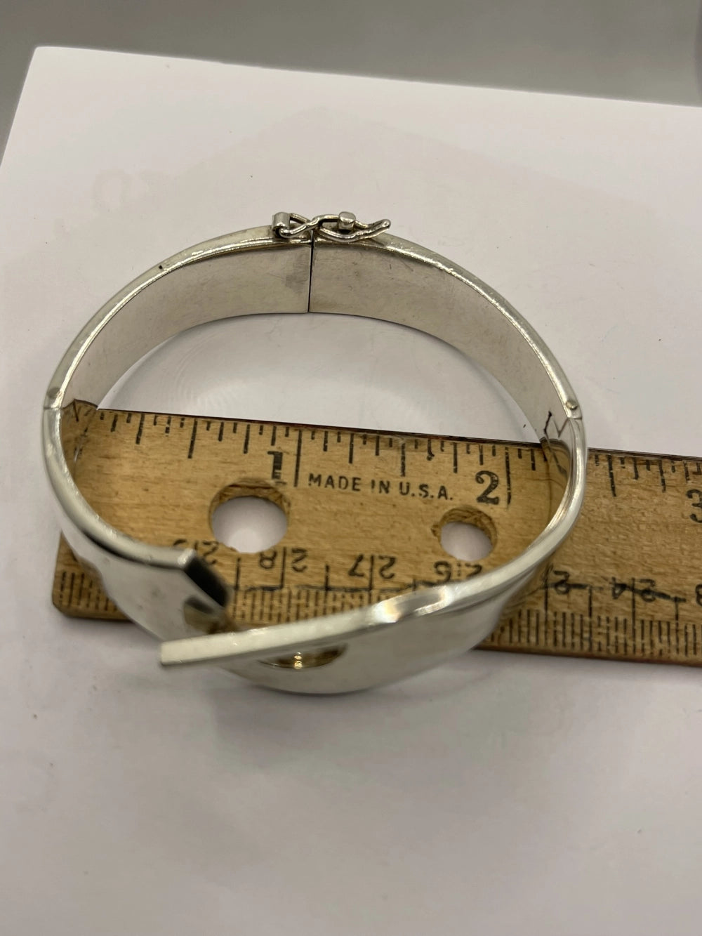 Measurement of the Vintage Mid-Century Modern Sigi Pineda Double Hinge Bangle