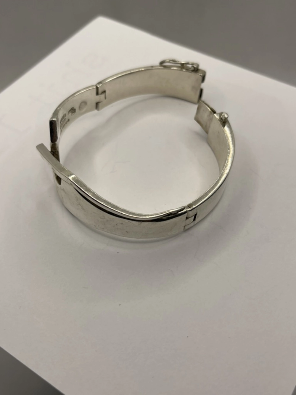 Top Right view of Vintage Mid-Century Modern Sigi Pineda Double Hinge Bangle