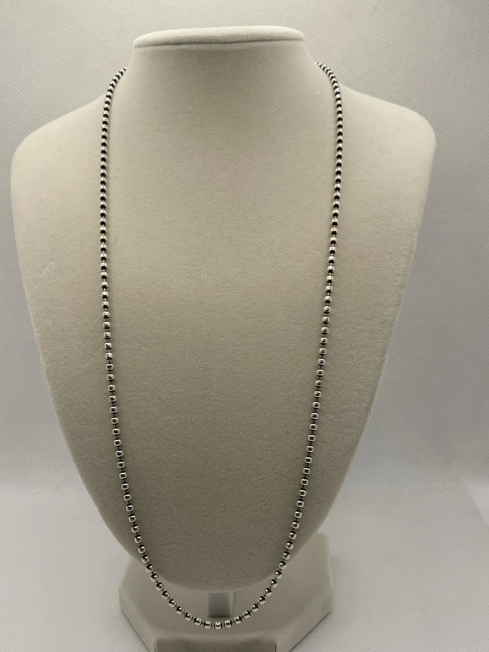 Preowned Diamond Cut Ball Chain Necklace 24" Italy 925