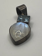 Blue Flash portion of the Preowned Sterling Silver Rainbow Moonstone Aquamarine Pendant