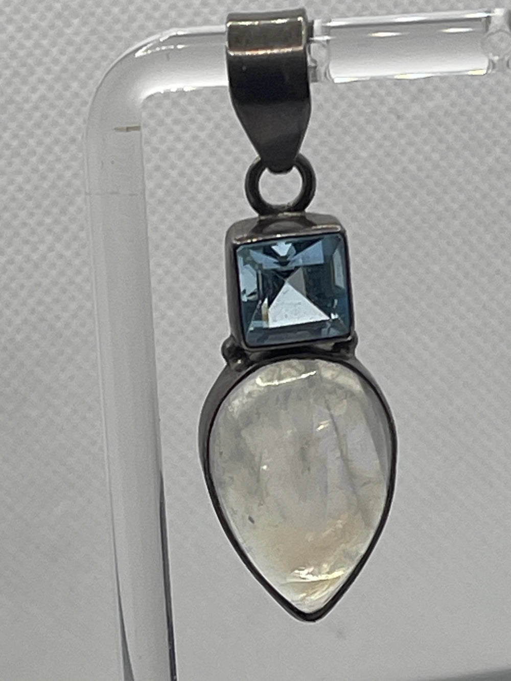 Preowned Sterling Silver Rainbow Moonstone Aquamarine Pendant