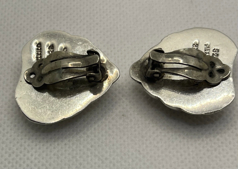Back view of Preowned Taxco TO-26 Puffy Heart Sterling Silver Clip On Earrings