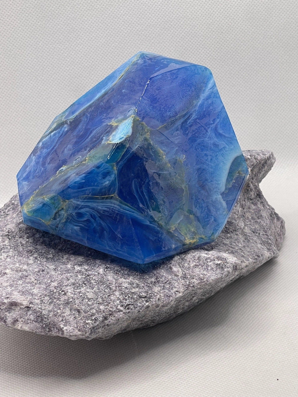 Soaprocks® Jewel Line Deep Blue Agate  Bath Soap