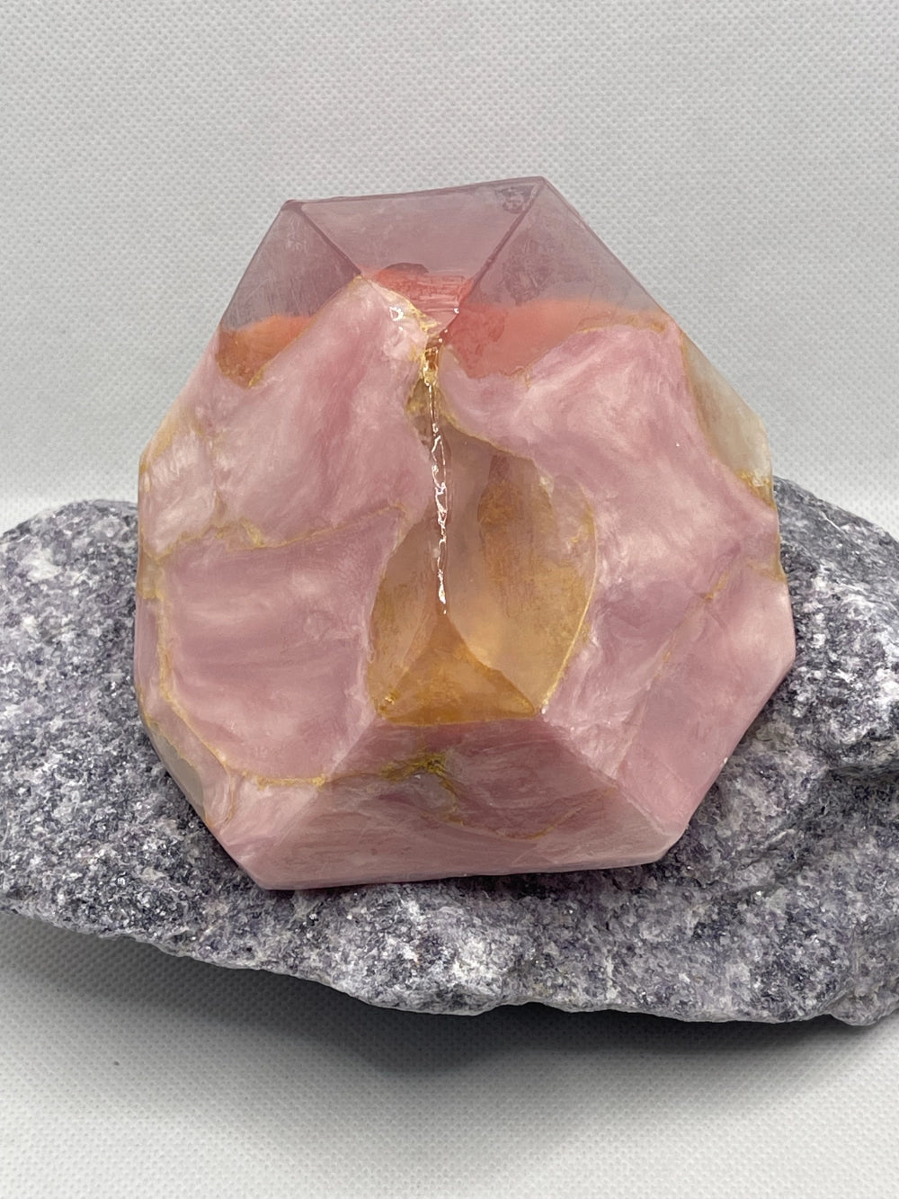 Rose Gold SoapRocks® Tea Rose Citrus Bath Soap