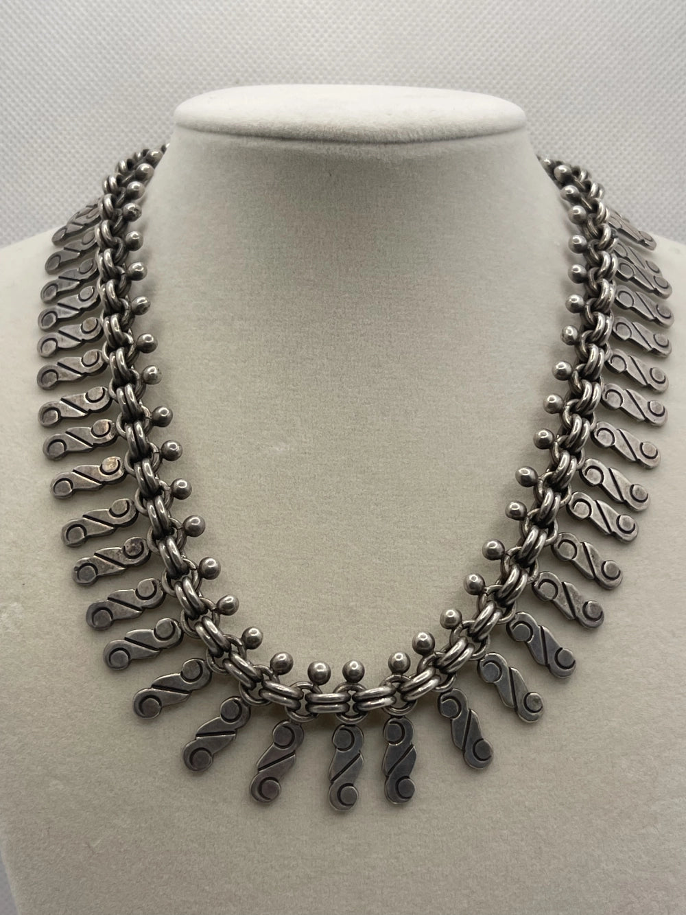 Closeup of Vintage 1980s Dulce Taxco Sterling Silver Necklace