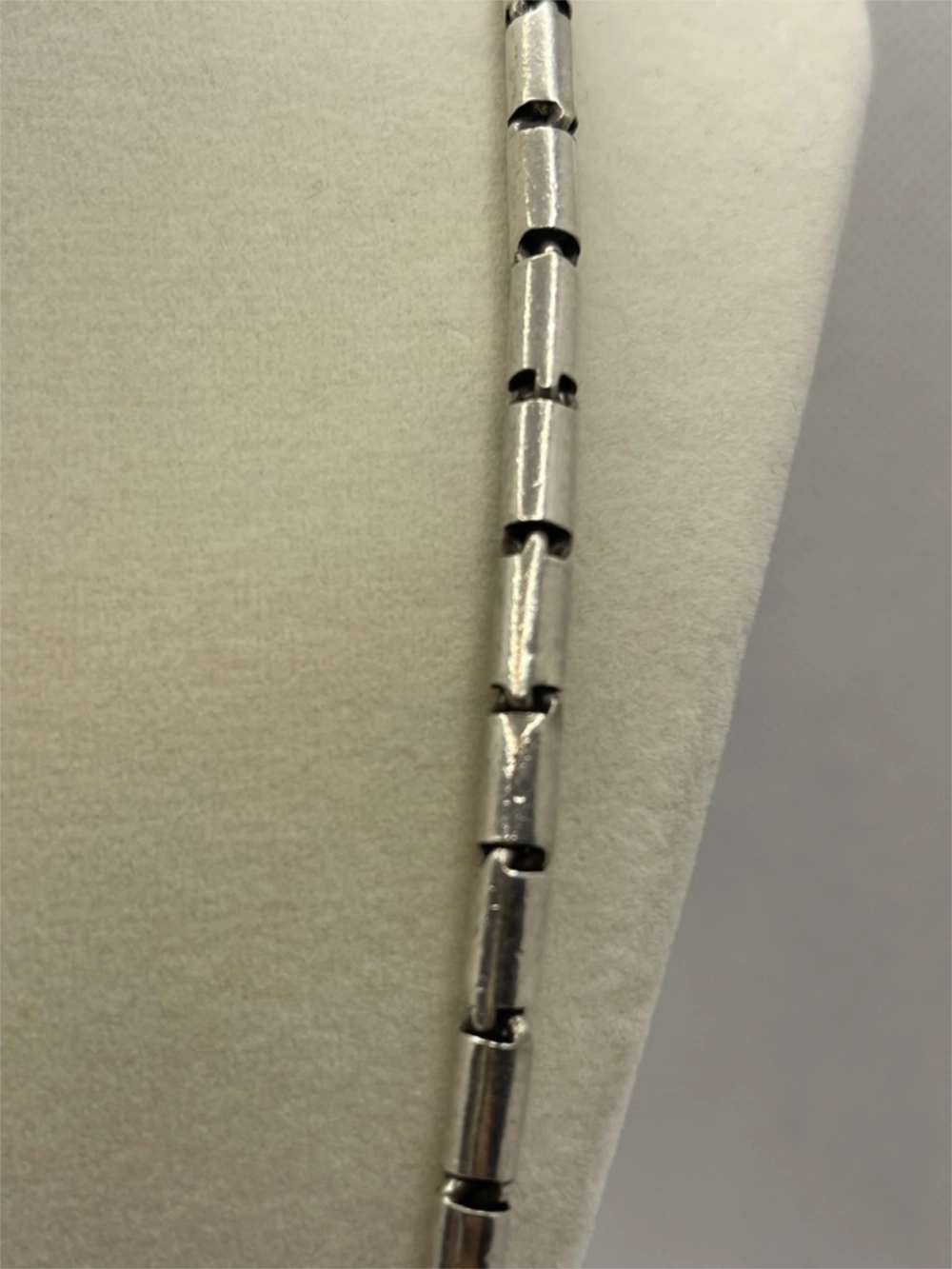 Closeup of a Vintage Southwestern Modernist Bench-Made Sterling Silver Linked Tube Chain Necklace 26"