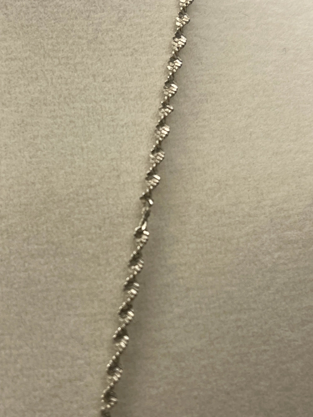Vintage Taxco Mexican Modernist TM-Closeup of the chain of a 31 Lapis Lazuli 925 Silver Pendant Necklace