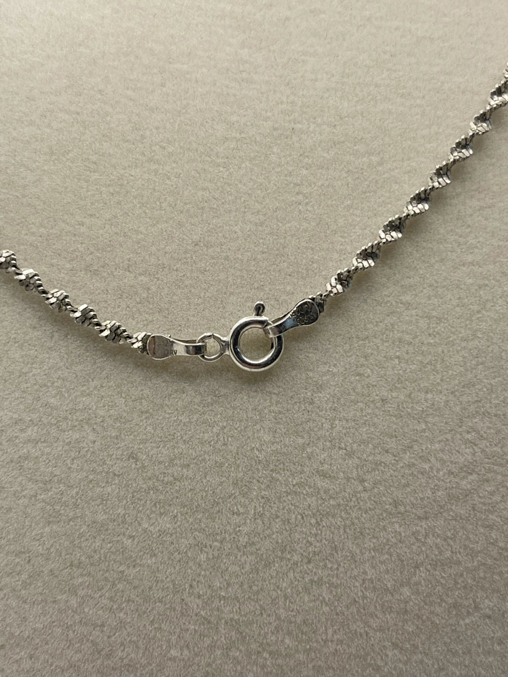 Clasp of the Vintage Taxco Mexican Modernist TM31 Lapis Lazuli 925 Silver Pendant Necklace