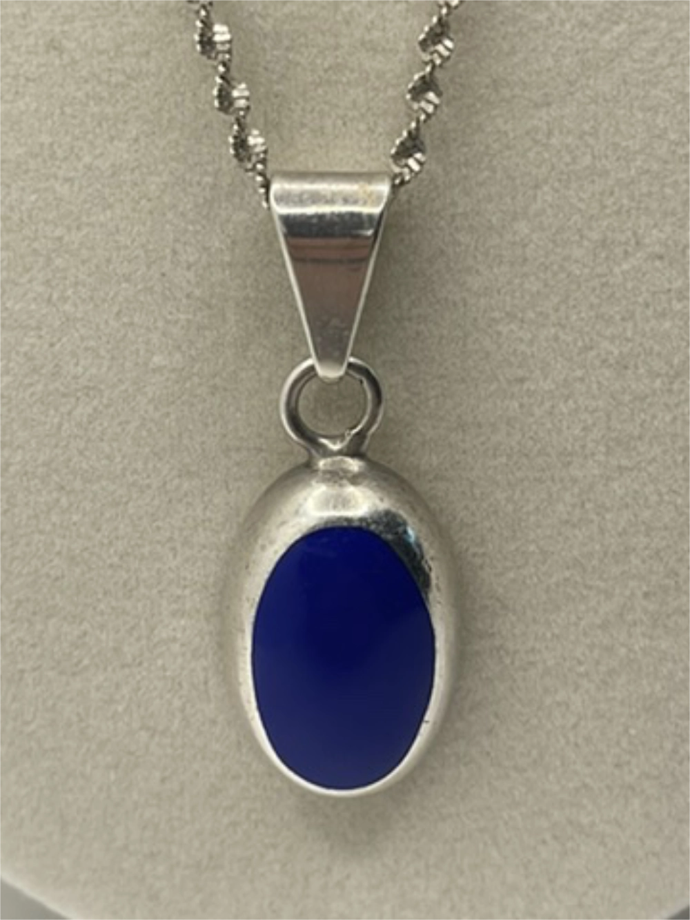 Blue Stone fromt of the Vintage Taxco Mexican Modernist TM-31 Lapis Lazuli 925 Silver Pendant Necklace
