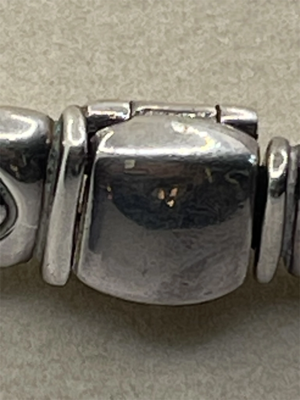 Closeup of Vintage Garzi Silver And Gold Jewels Two-Tone Collar Necklace Silver and 18k Gold Vermeil