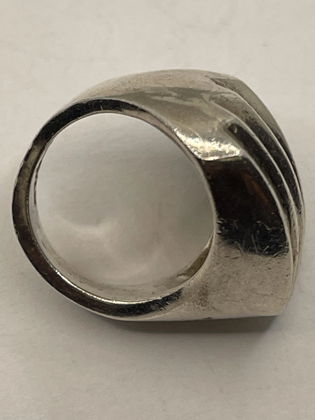 Left Side View of the Vintage Modernist Mexican Taxco .925 Sterling Silver Scalloped Dome Design Ring