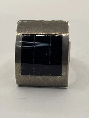 Front VIew of the Vintage Signed 925 DTR Jay King Desert Rose Trading Deep Purple Stone Sterling Modernist Ring