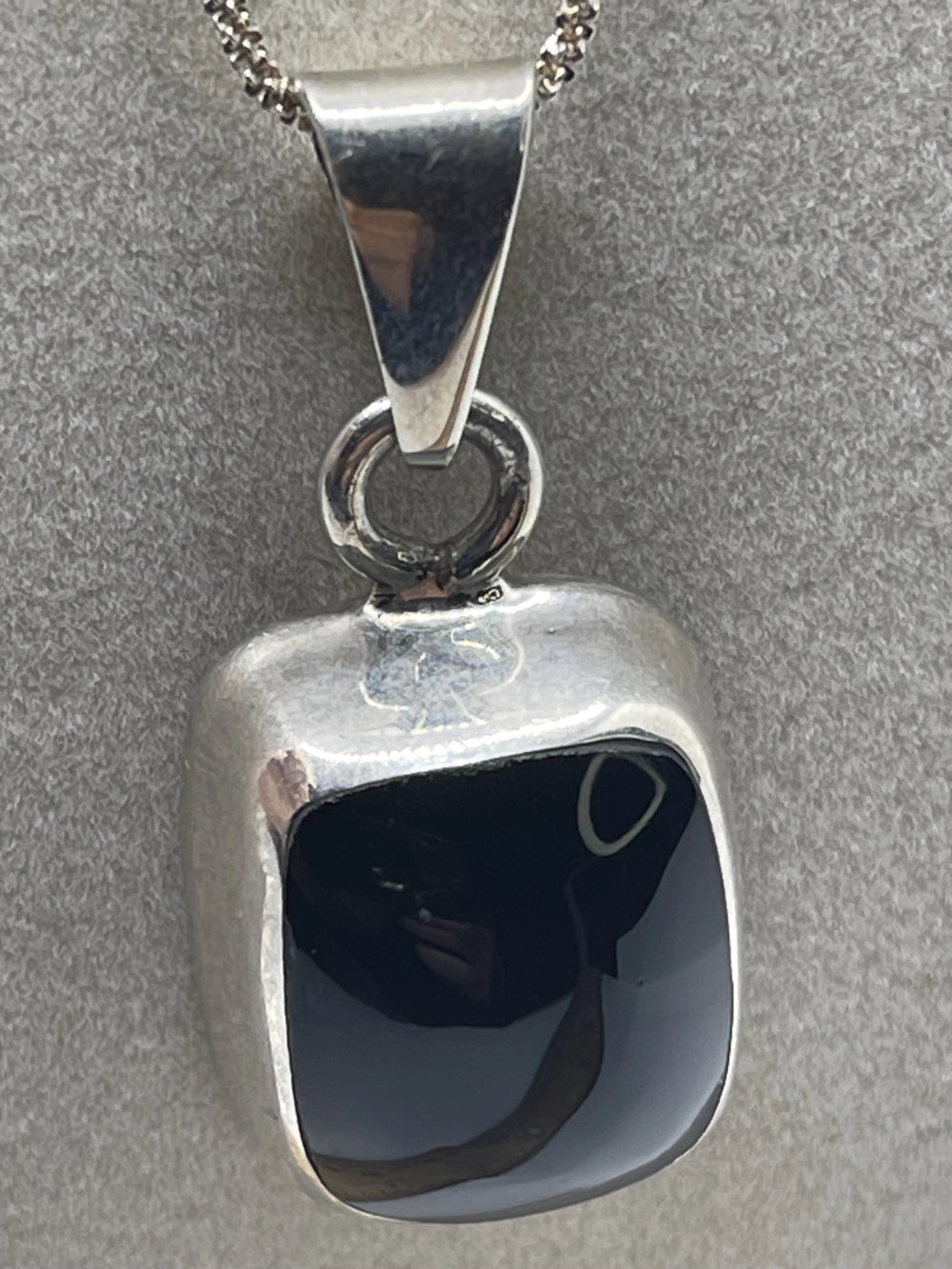 Front of Stone closeup of Vintage 925 Taxco Mexican Modernist Cushion Cut Black Onyx Pendant Necklace
