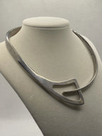 Left side view of Vintage Taxco Mexico Silver Modernist Collar Choker